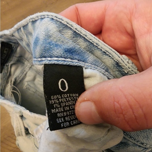 Almost Famous acid wash super distressed skinny jeans size 0 - Picture 4 of 5